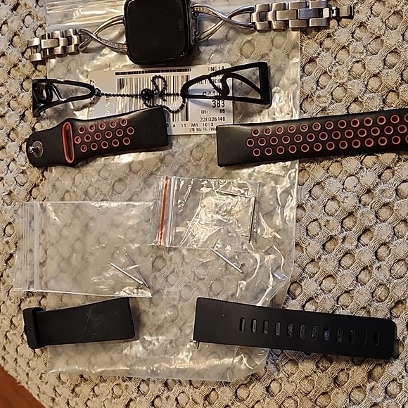 Fitbit Versa 2 Smartwatch - Picture 3 of 5